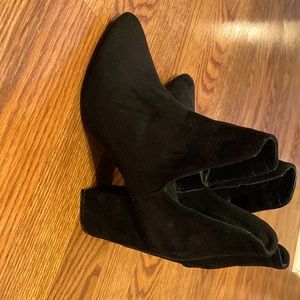 8.5 womens black booties.